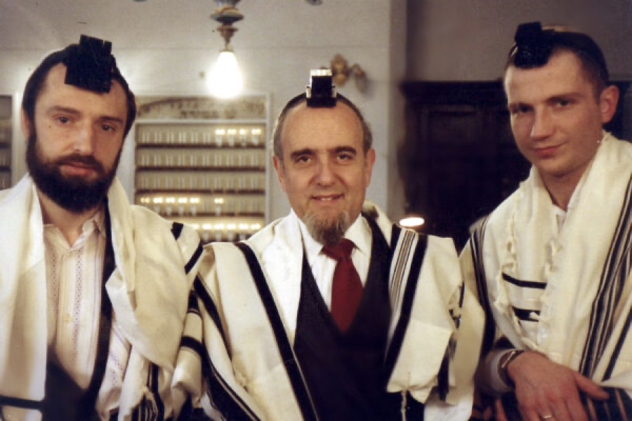 עם יולי אדלשטיין (מימין) והרב הסקל לוקשטיין עם יולי אדלשטיין (מימין) והרב הסקל לוקשטיין